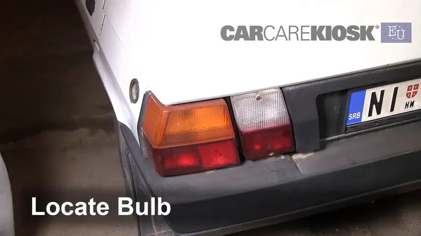 1993 Skoda Favorit L 1.3L 4 Cyl. Lights Turn Signal - Rear (replace bulb)